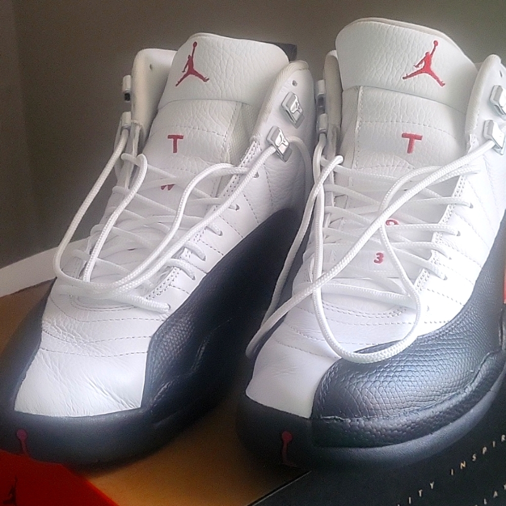 Retro 12's taxi